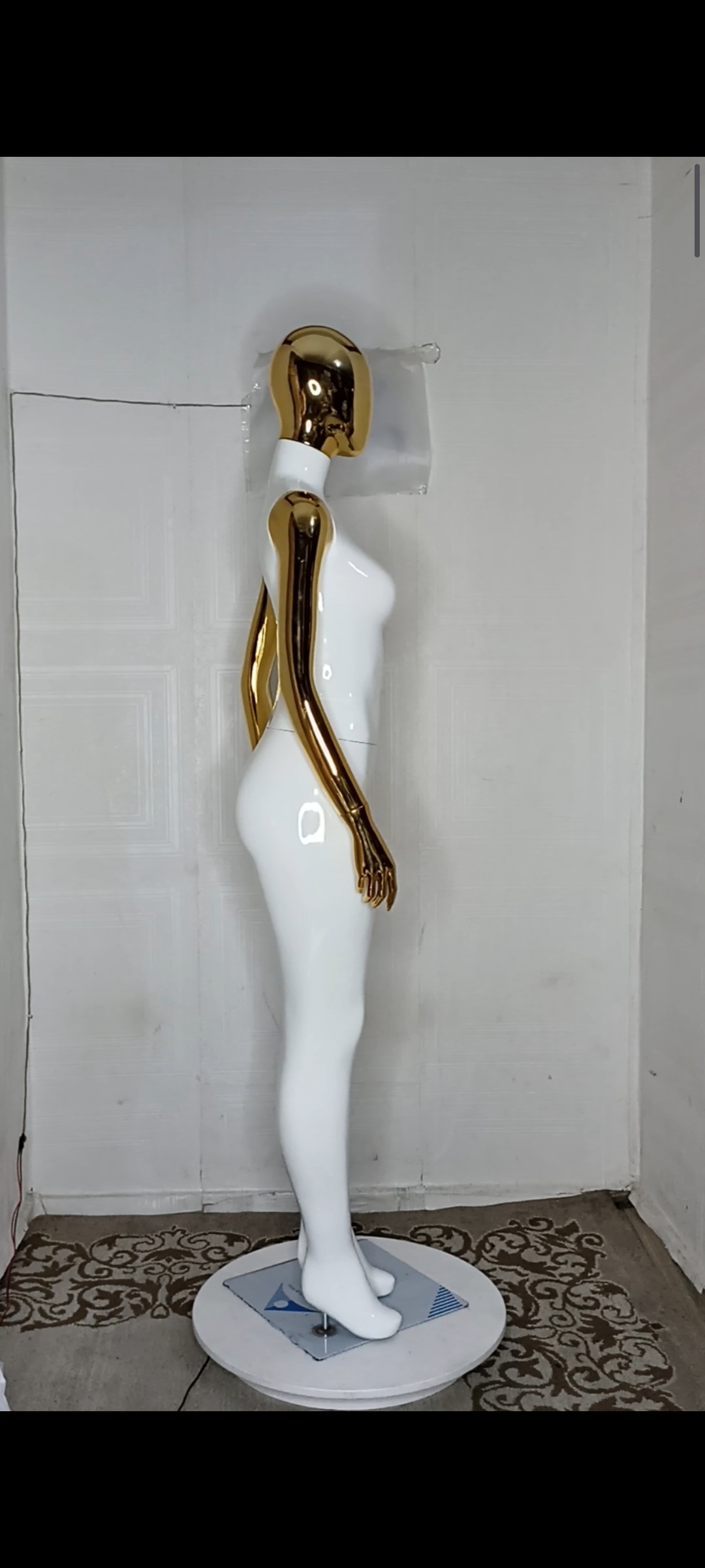Female Mannequin-2 tones Colour-Full Fibreglass Size 10 Female Mannequin-2 tones Colour-Full Fibreglass Size 10