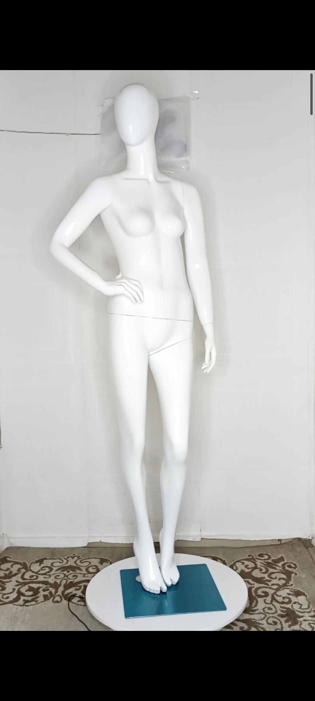 Female Size 8 Fibreglass Egghead Faceless Mannequin Hand on Waist Posture Female Size 8 Fibreglass Egghead Faceless Mannequin Hand on Waist Posture